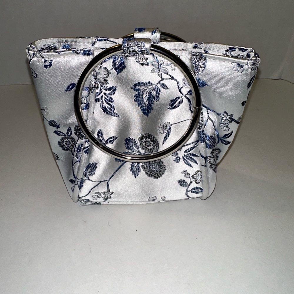 Prezzo Metal Handle Purse